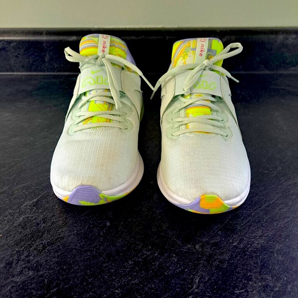 Nike Shoes - Woman’s Nike Air Max Bella TR5